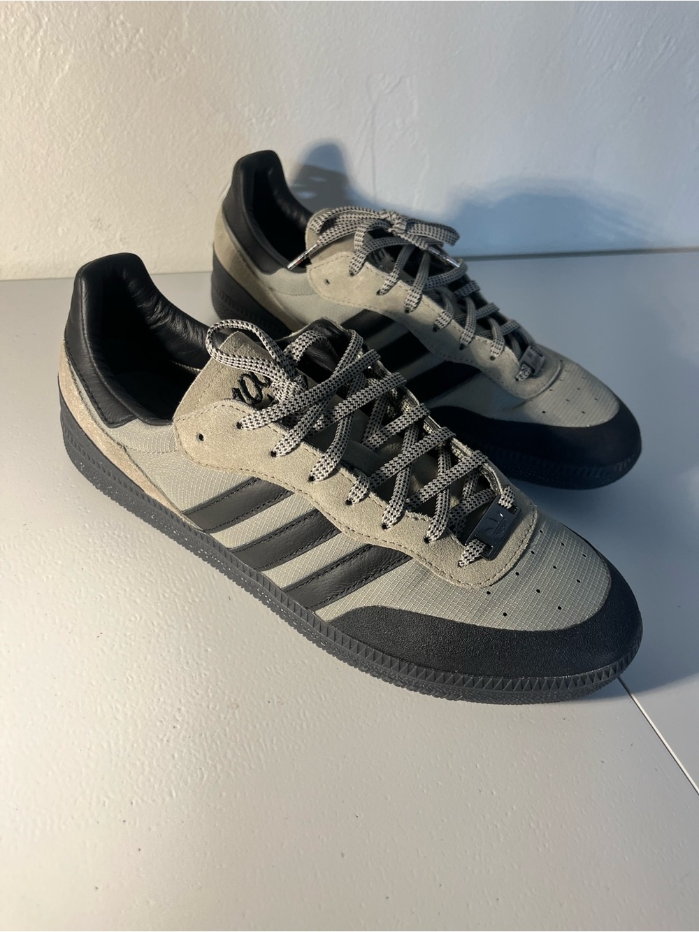 Adidas Originals 100 Thieves Palos Hills Silver Pebble Black Men SNEAKERS 9 EUC